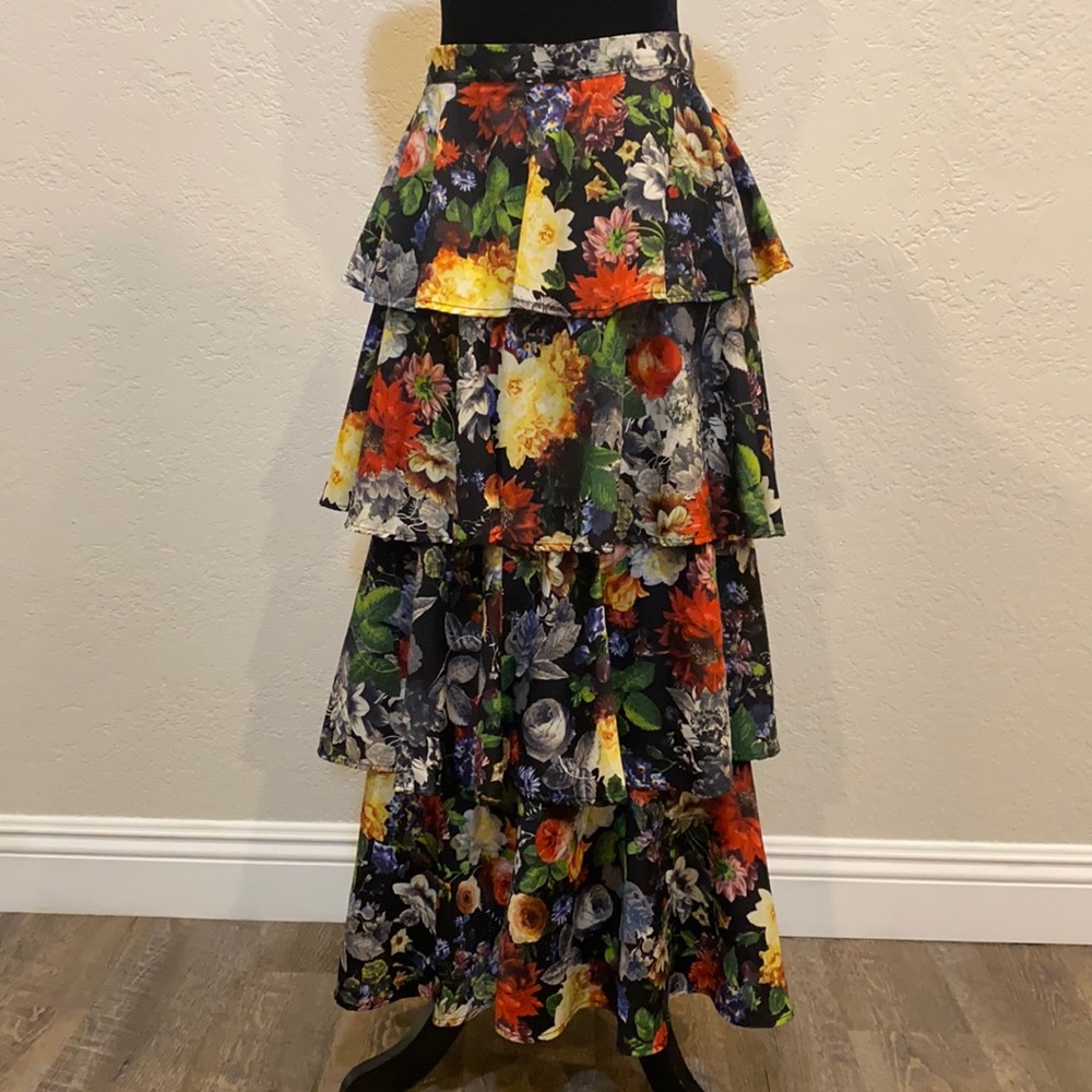 Vintage, floral tiered maxi skirt, zip up.